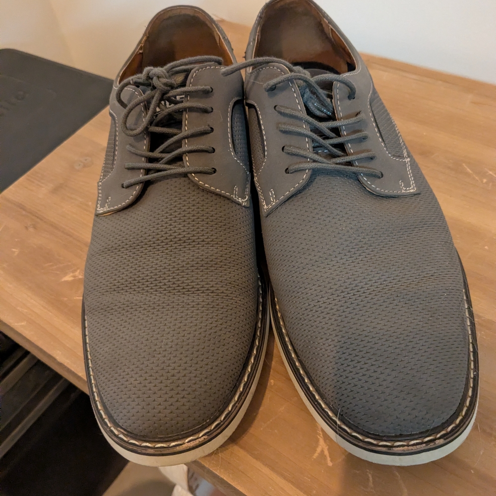 Steve Madden Charcoal Oxfords - Picture 3 of 3